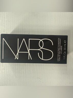NARS Light Reflecting Foundation - Black Packaging